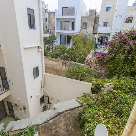 Apartament Bright And Cozy Two-bedroom Near Promenade *