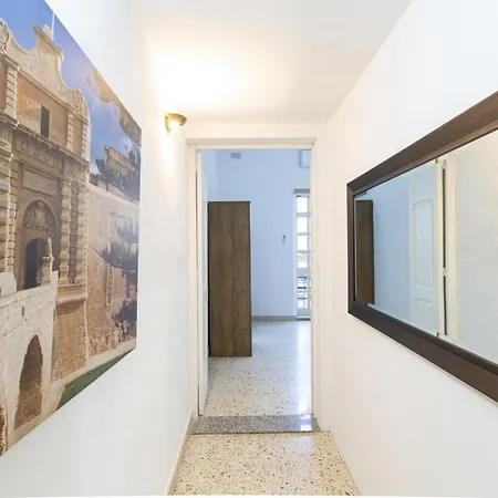 Bright And Cozy Two-bedroom Near Promenade Lägenhet Sliema
