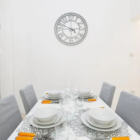 Bright And Cozy Two-bedroom Near Promenade * Sliema