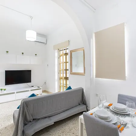 Bright And Cozy Two-bedroom Near Promenade Sliema